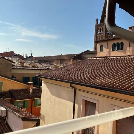 Via Fama, 7, Vista Sui Tetti Di Verona